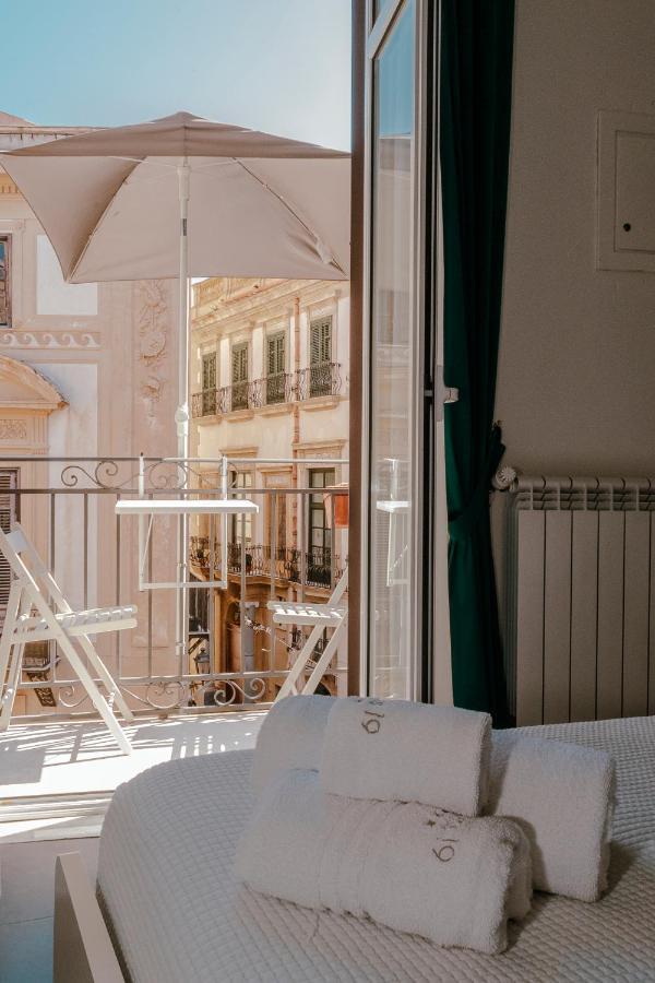 Rooms 19 - Rooms And Breakfast Palermo Eksteriør bilde